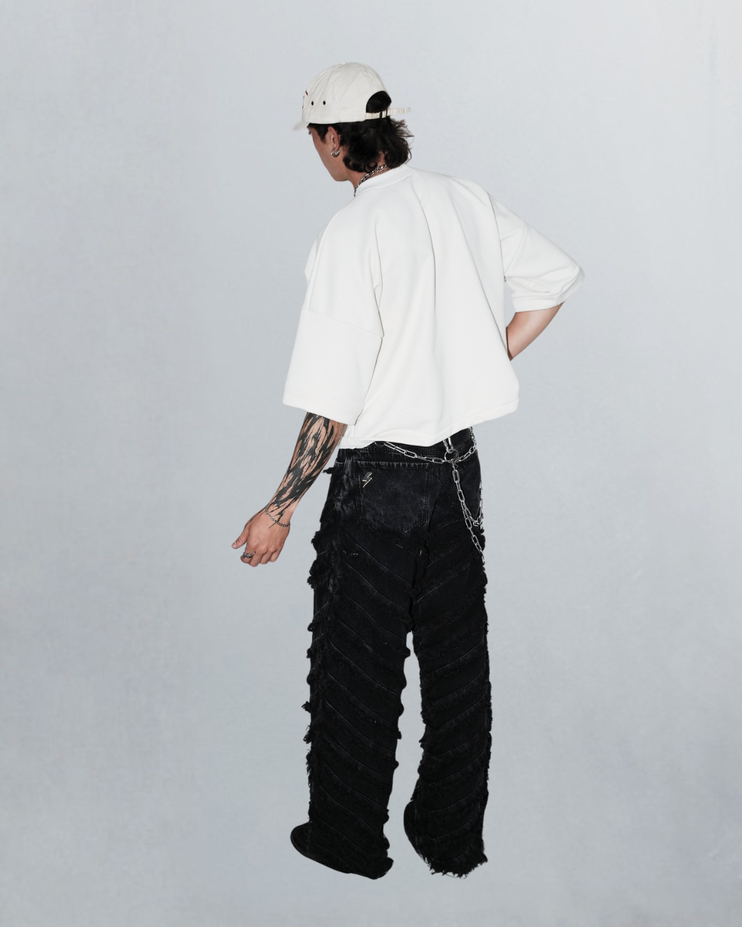 BAGGY JEAN FRAYED BLACK