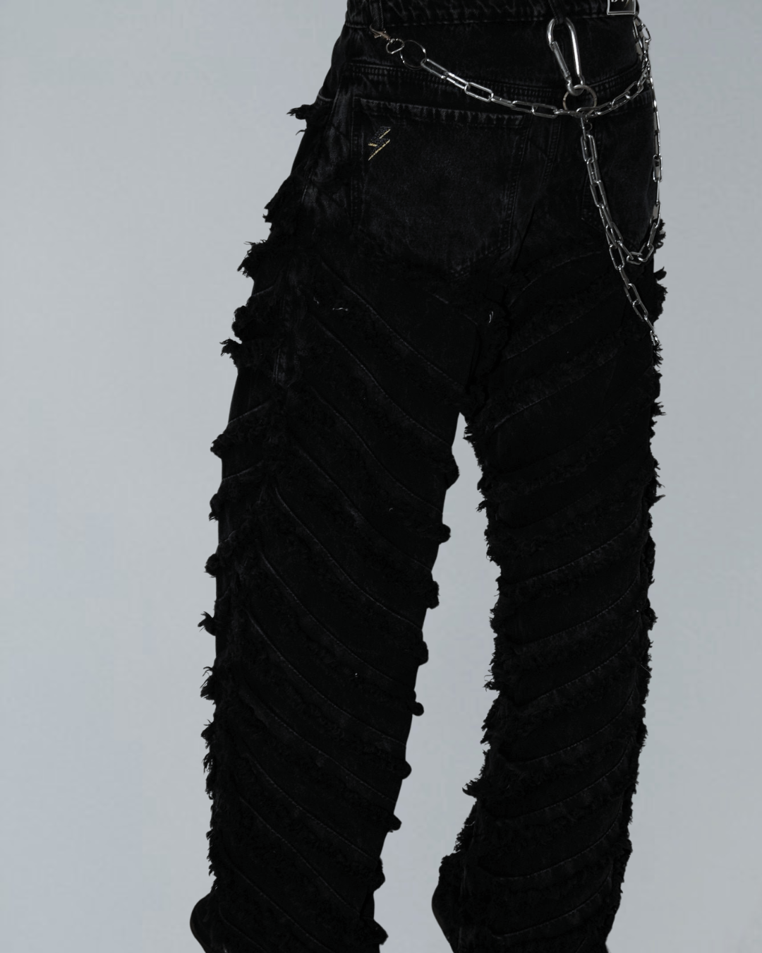 BAGGY JEAN FRAYED BLACK